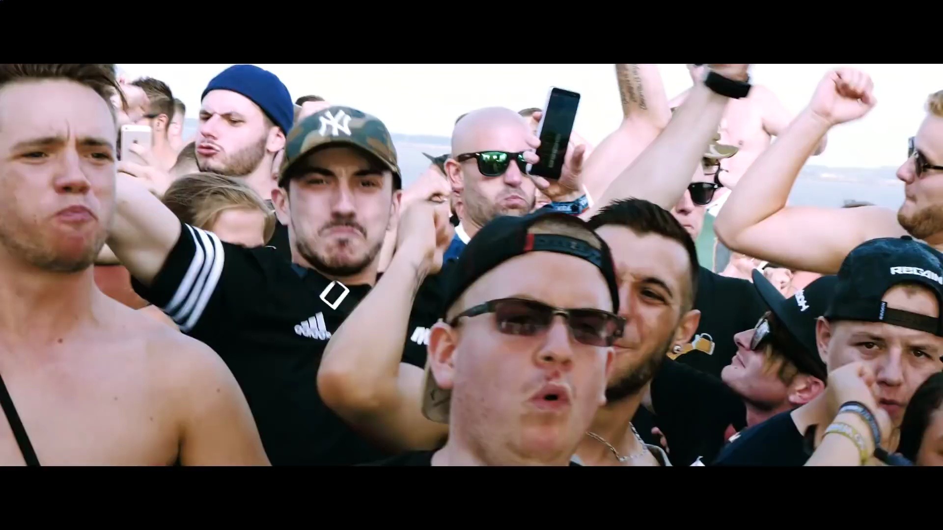 激烈追踪:WRC场外粉丝群的狂热气氛的简单介绍 激烈追踪:WRC场外粉丝群的狂热气氛的简单介绍