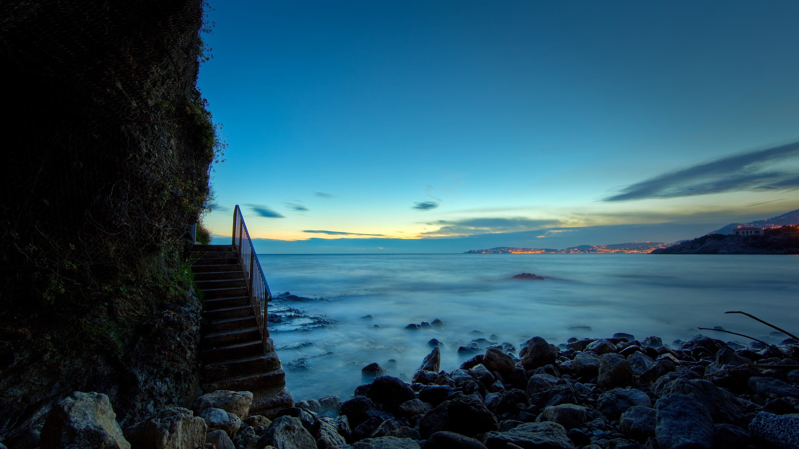 格拉纳达意外惨败,梦碎欧冠之路,格拉纳达换帅