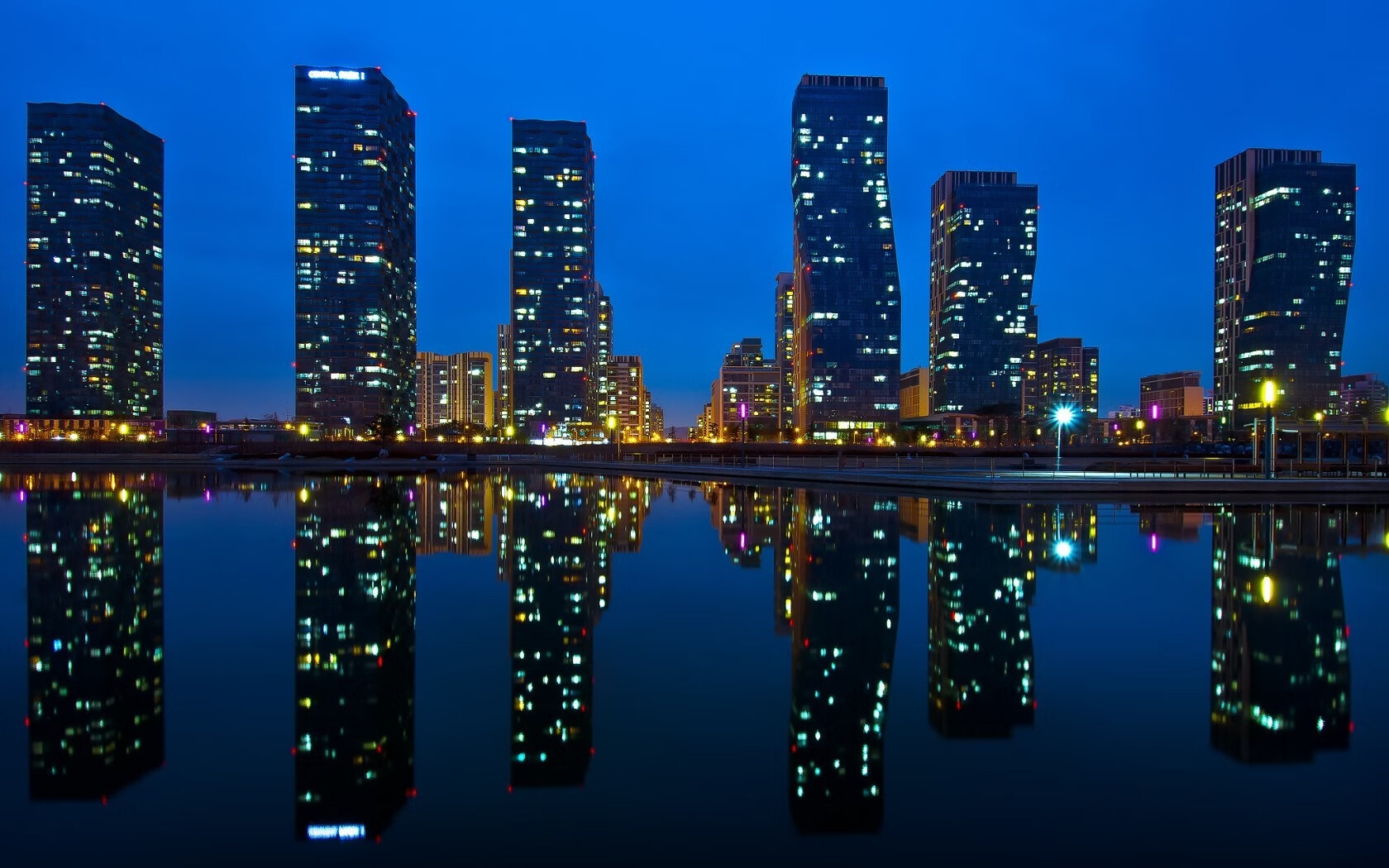 拜仁慕尼黑持续高歌猛进,德甲领跑无悬念